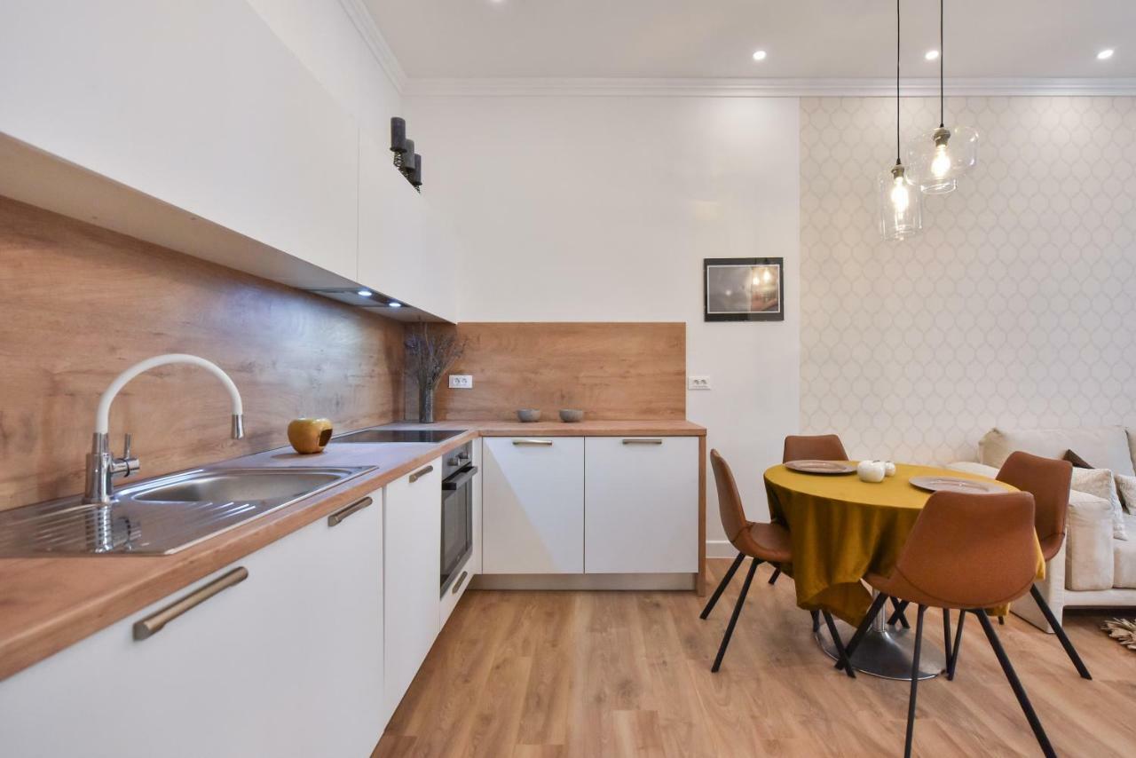 Center Simeon Apartment Zadar Bagian luar foto