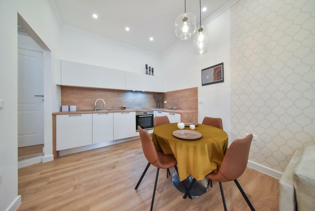 Center Simeon Apartment Zadar Bagian luar foto